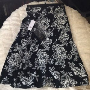Just fab black and white skirt with pockets & belt